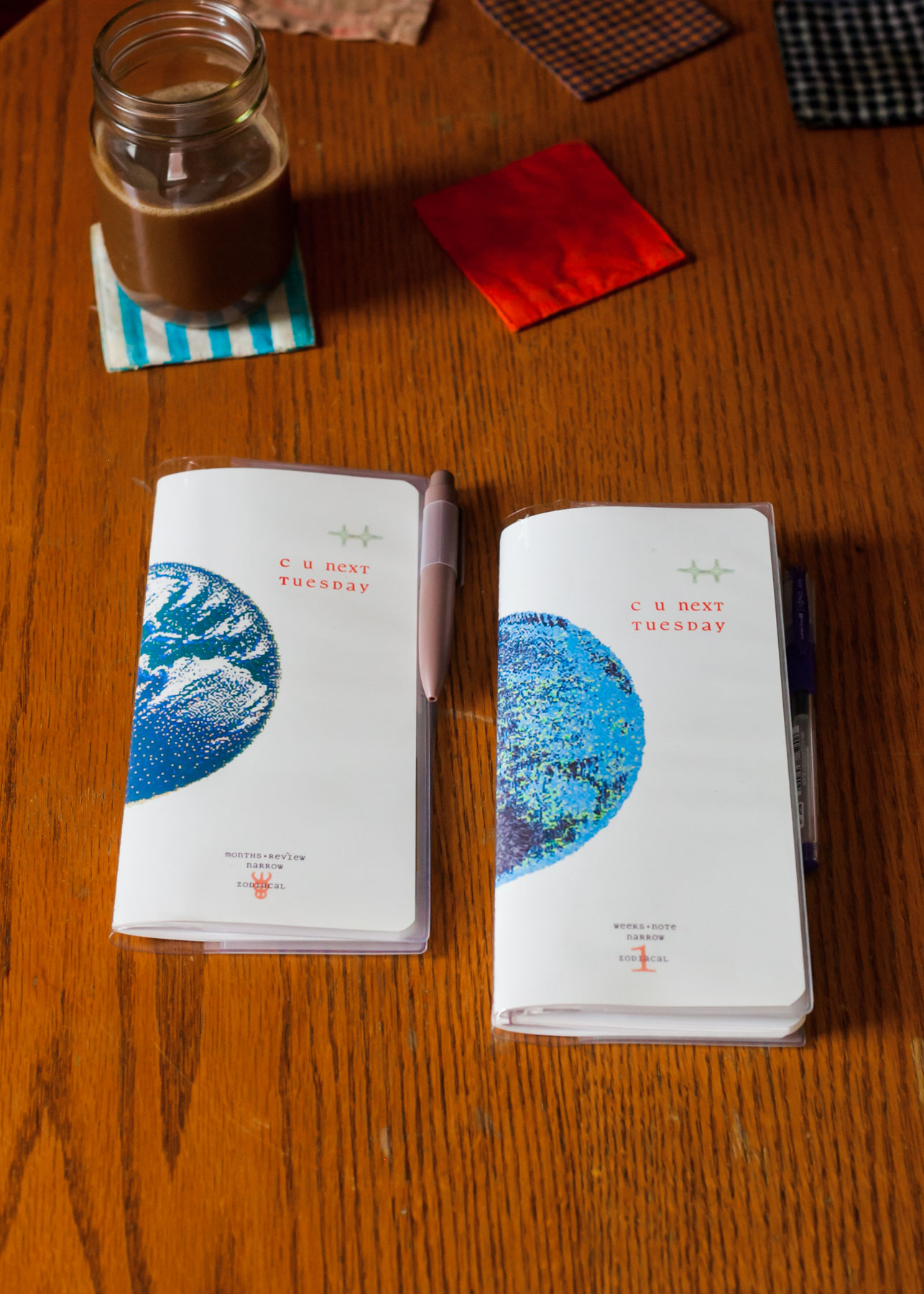 A5 NARROW clear cover w/planners on table
